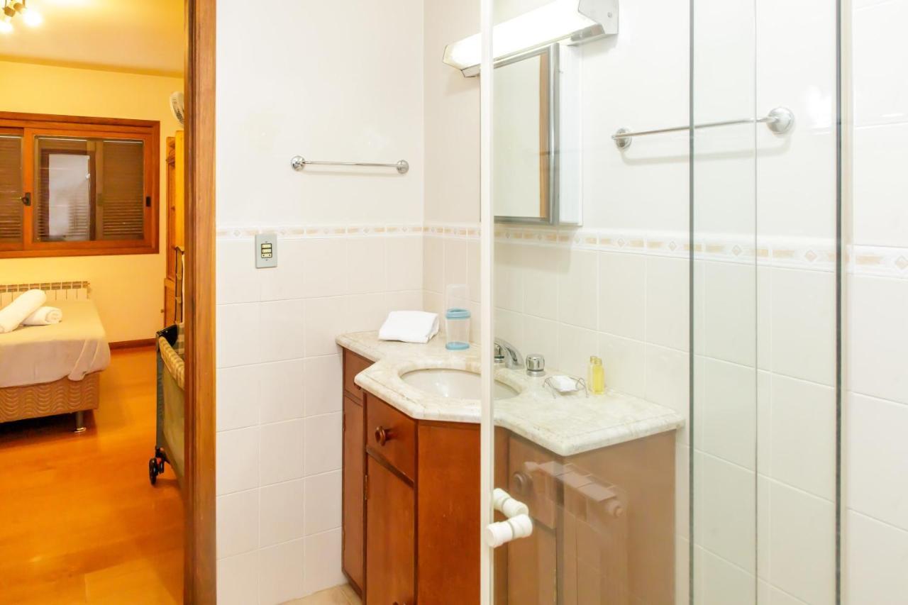 Apartamento Amplo E Aconchegante Na Av Das Hortencias No Centro De Gramado Buitenkant foto
