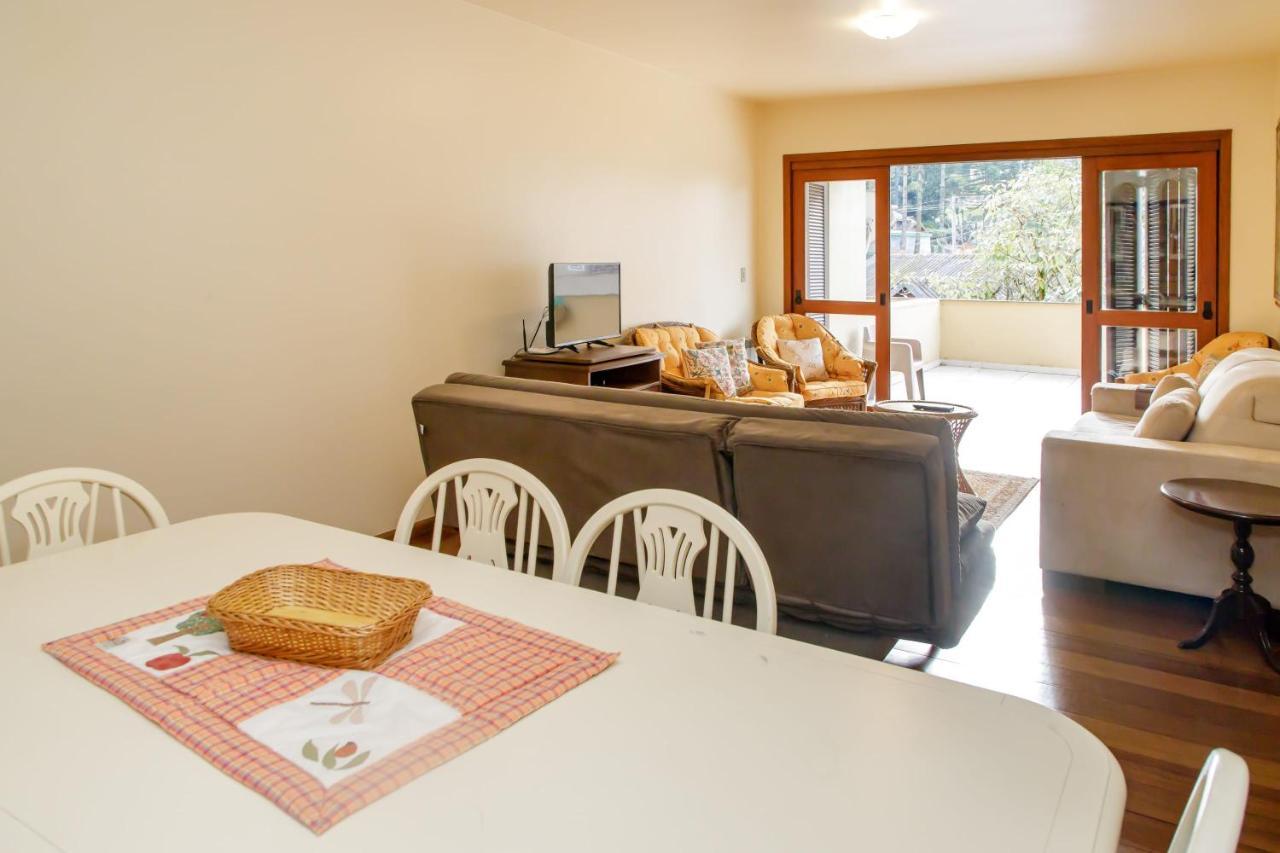 Apartamento Amplo E Aconchegante Na Av Das Hortencias No Centro De Gramado Buitenkant foto